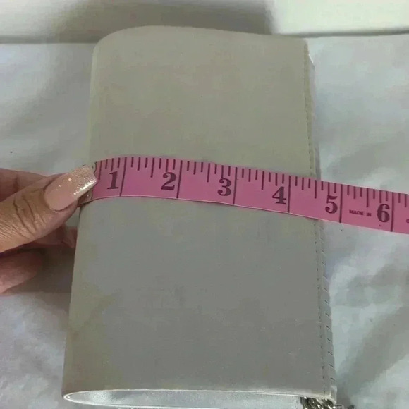 Gunne Sax by Jessica McClintock small purse with detachable chain - Picture 8 of 8